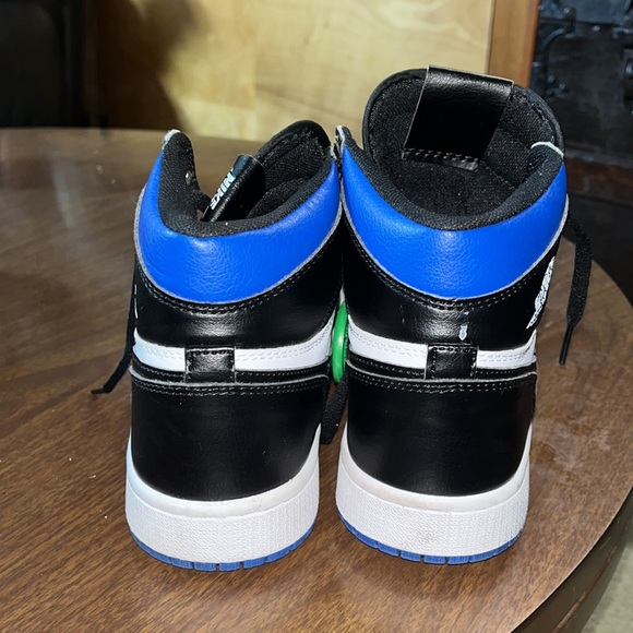 Jordan 1 Retro High OG 'Royal Toe', stock X verified tagged, barely used if ever - Picture 4 of 9